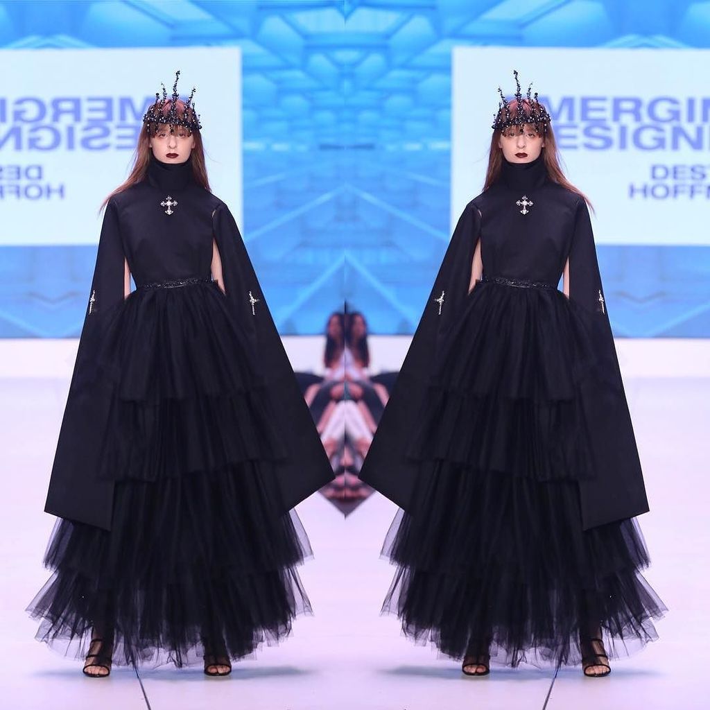THREEBBM's tweet photo. @skylar_ruppe is everything in this @dhfashiondesigns gown for @chasfashweek
#cfw #cfw10 … https://t.co/CyZjcaCqOb https://t.co/uKv4twU83e