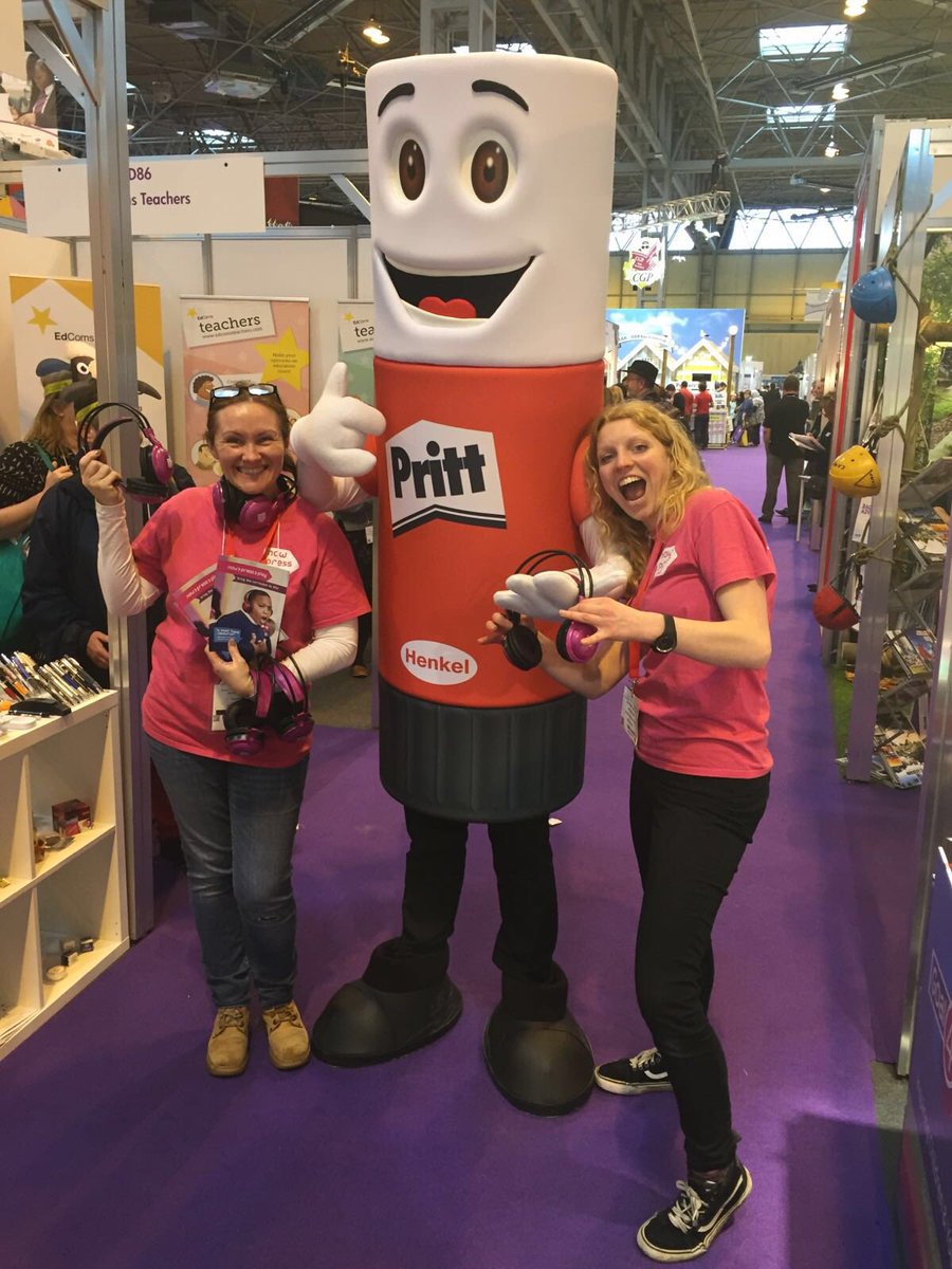nowpressplay's tweet photo. Out lovely Emily and Debs working the crowd @EducationShow #EdShow16 #pinkheadphones #edshowchat https://t.co/VJvLH1ZGGB