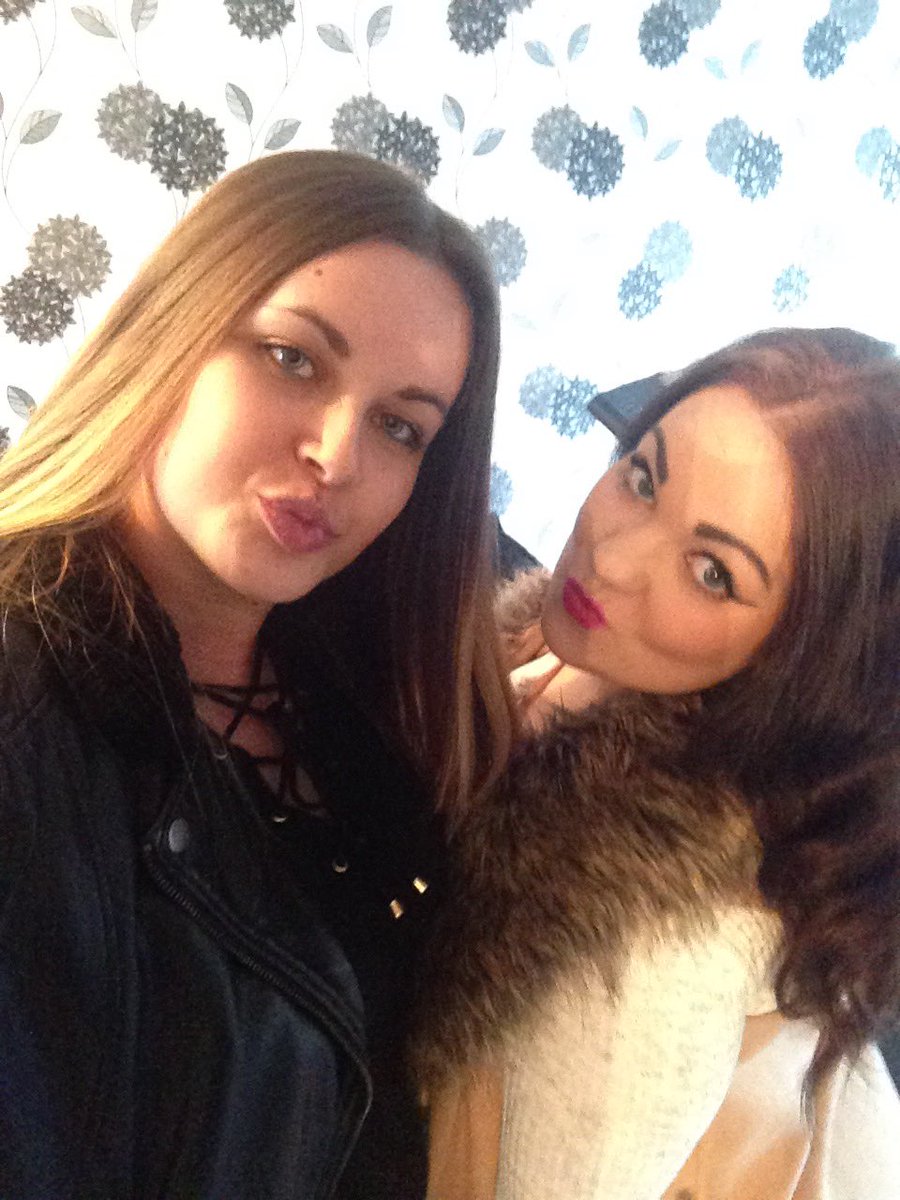 Jod_ox's tweet photo. My girlyy👯 https://t.co/Ogy3dhI9s1