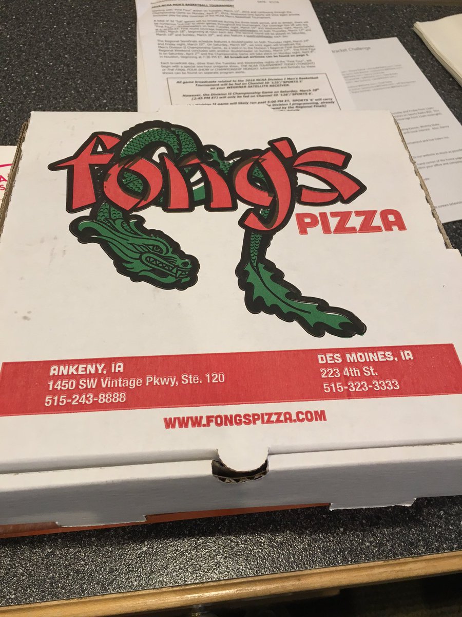 newdaywithssj's tweet image. The boys are getting to crush this Crab Rangoon pizza from Fong's courtesy of our fine listeners Mike and Mary!