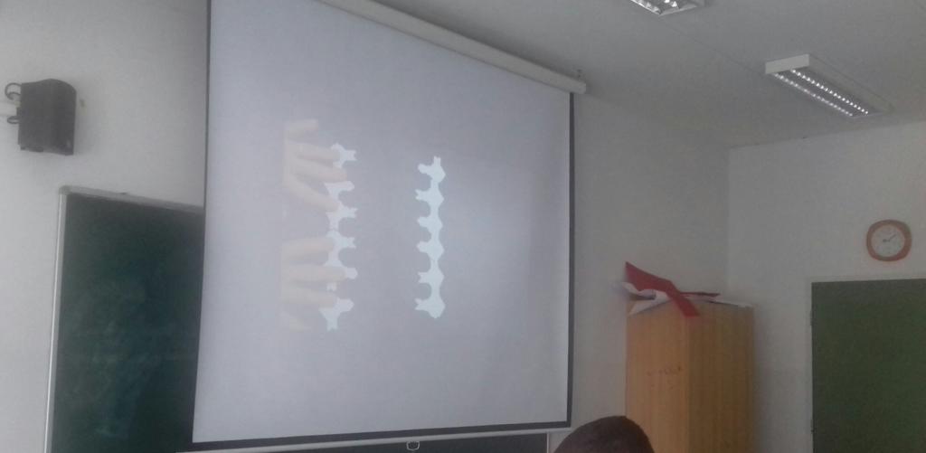 NadiaSaheb's tweet image. DNA as copied into mRNA activity #transcription  #genes #11AS @Hhhsinfo