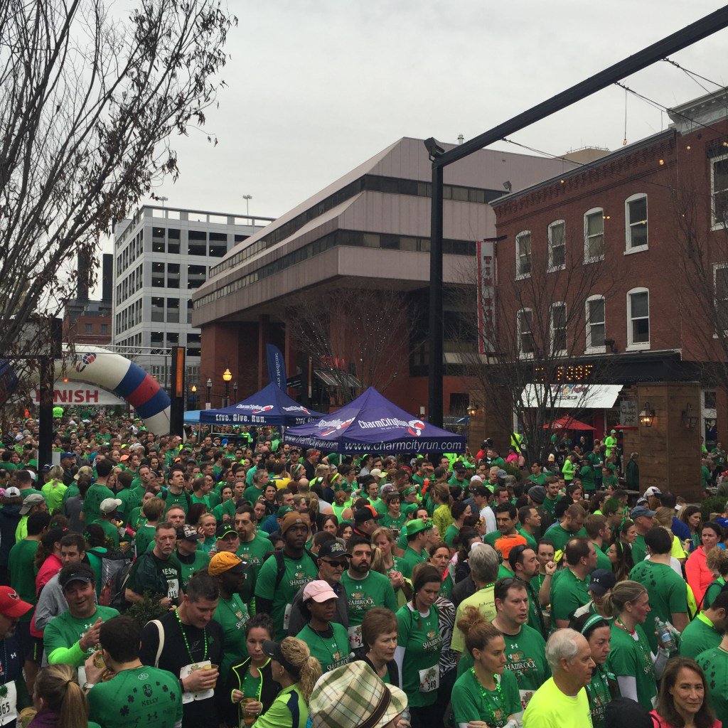 The green streets of Baltimore {Kelly St. Patrick’s Day 5K Recap} runsaltrun.com/2016/03/18/the…