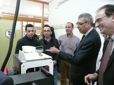 Alumnos del “Vasco de la Zarza” logran el 2º puesto en el campeonato regional “Maquetaria” 
bit.ly/1VjAB1s