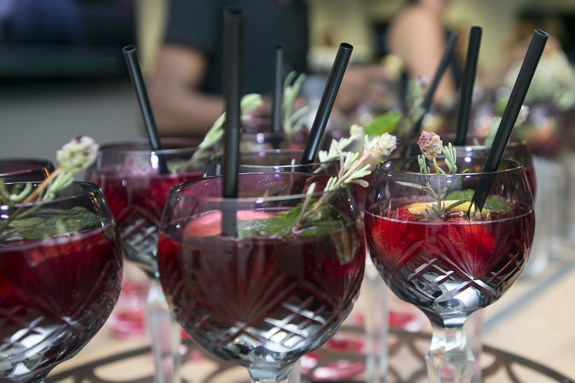 Spoil your friends on the #Weekend with our #AnglHrt #cocktail Aurora! 
 anglhrt.com