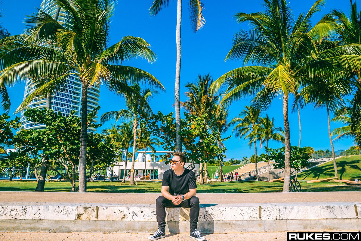 HARDWELL's tweet image. Chilling in Miami! Tomorrow is the big day 🎉 #Ultra2016