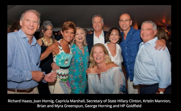 wikileaks's tweet photo. Hillary arranged $850m govt loan to her pals to build world's largest coal power plant https://t.co/PhAItGtYKy https://t.co/yKqaRRMQME