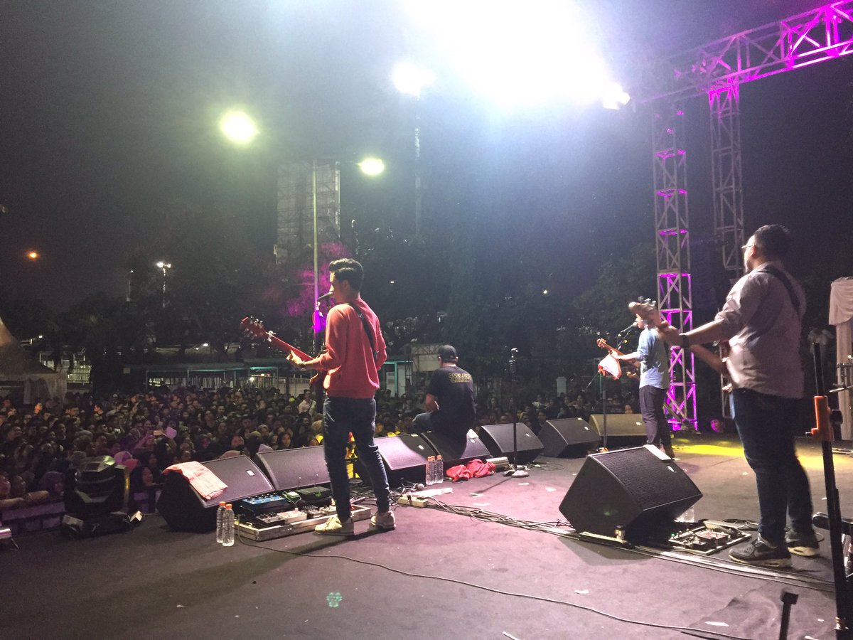 Trisakti Marketing Club dengan bangga mempersembahkan #TRISAKTIMUSICCONCERT Sponsored by: <a href="/GrabID/">Grab Indonesia</a>. PECAAAH!!!