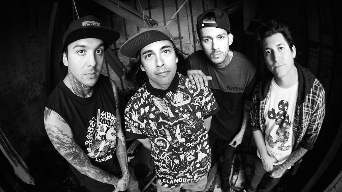 Post-hardcore group Pierce the Veil return with new album, 'Misadventures' rol.st/1Phhluf