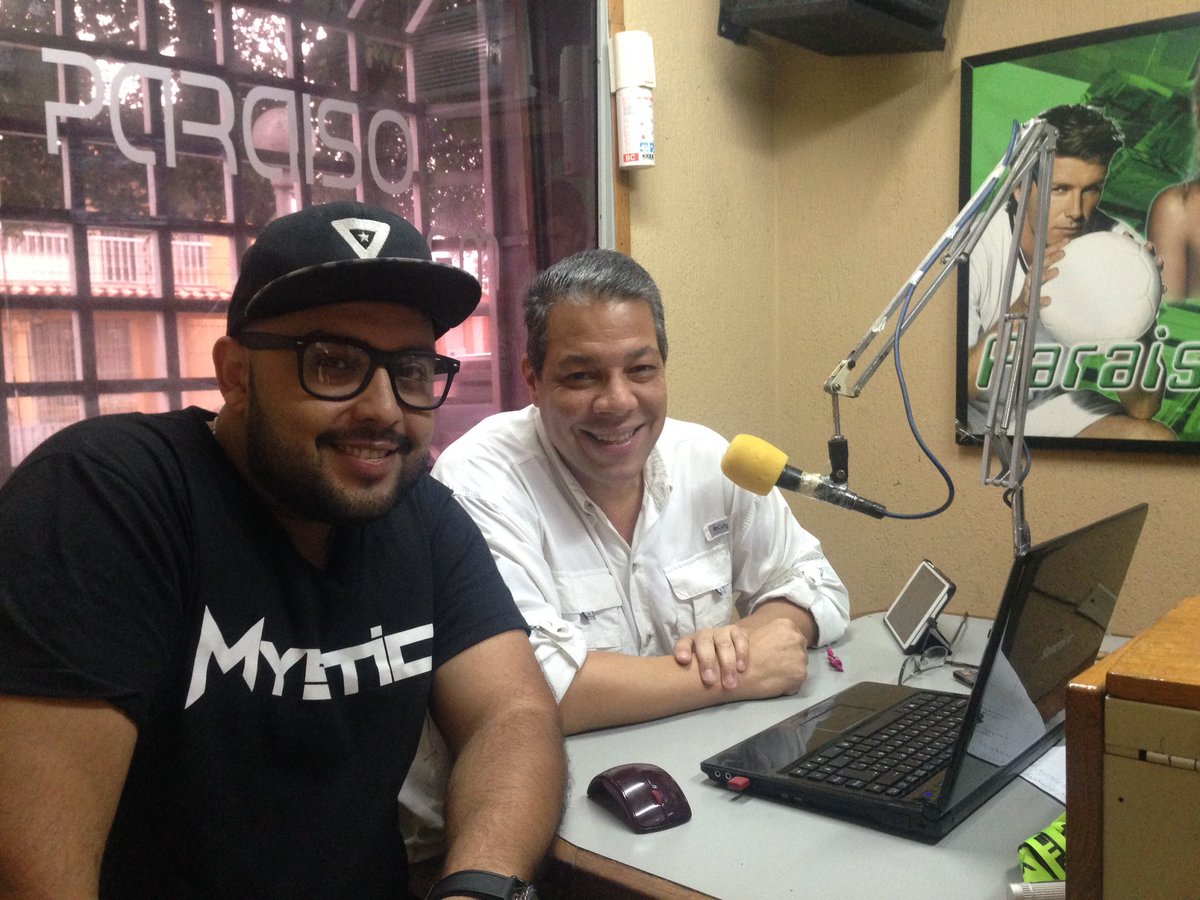 MysticWorld_'s tweet photo. Aquí compartiendo con @HomerBarrios en #Magica102.9fm #Barinas #IFoundUTour https://t.co/X6isERoTYr