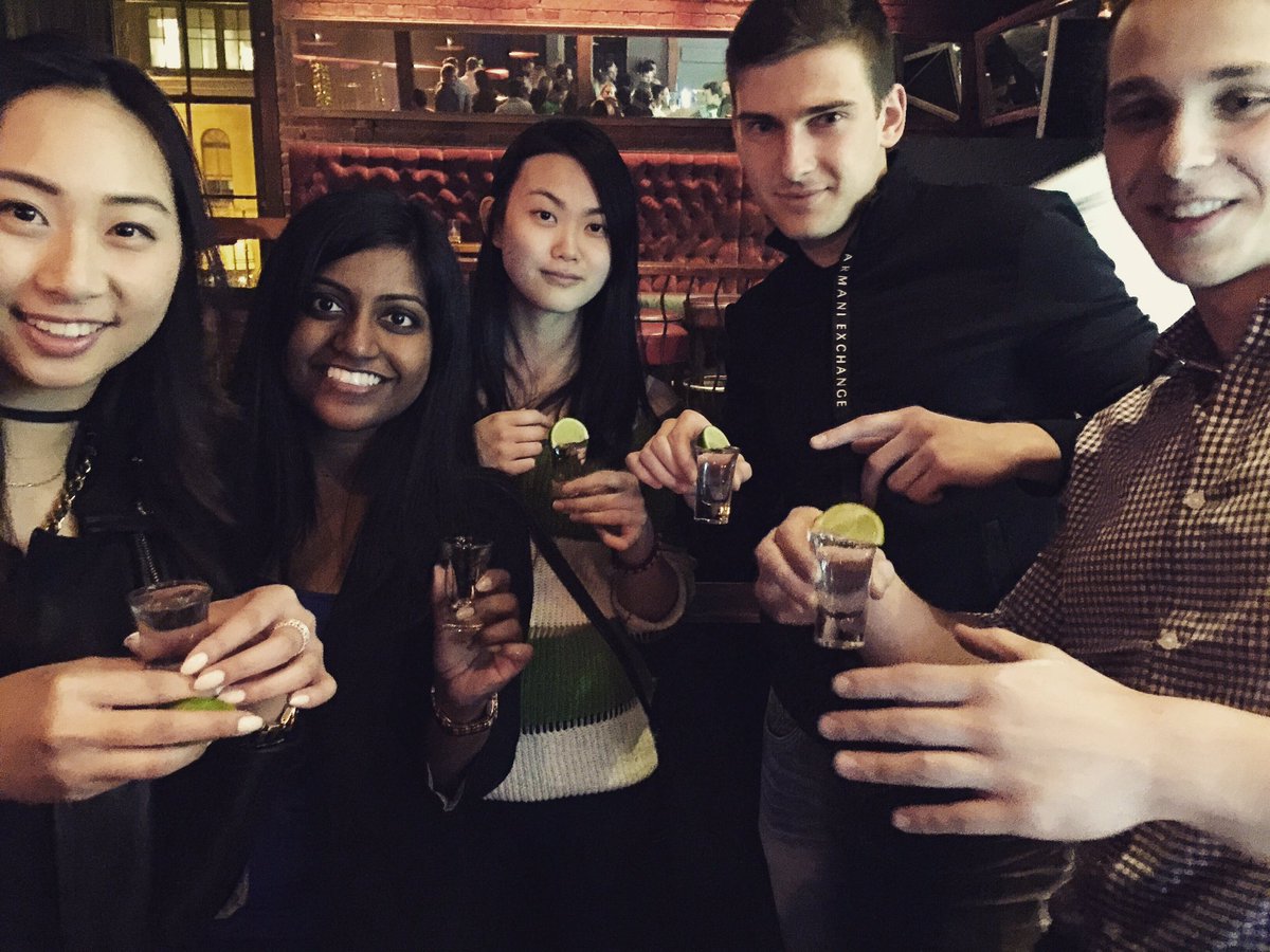 RRUIUCC's tweet photo. A #selfus of team UofT! We will see you all tomorrow at the gala 🎉💥👠🎩 #rrudown #rruhavingfun #rruiucc2016 https://t.co/EnewW8Lc5E