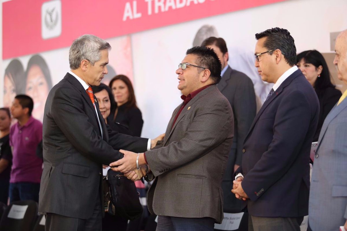 ManceraMiguelMX's tweet photo. Seguiremos impulsando el aumento del salario mínimo para que las y los trabajadores sean bien remunerados #mm https://t.co/4MCnwJLItn