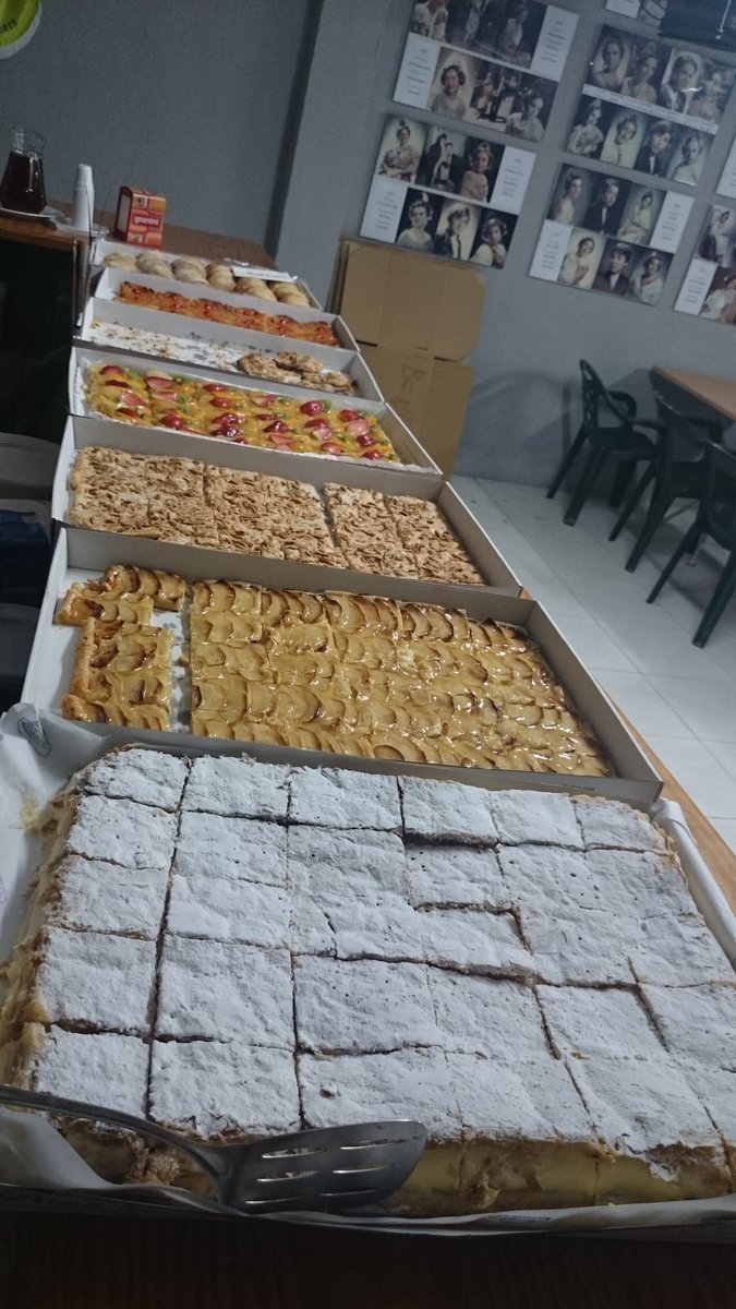 carol_blo's tweet photo. Acabar el sopar amb un dolç acompanyat d'una mistela en @FallaBenicarlo https://t.co/uk5lkmZvrM
