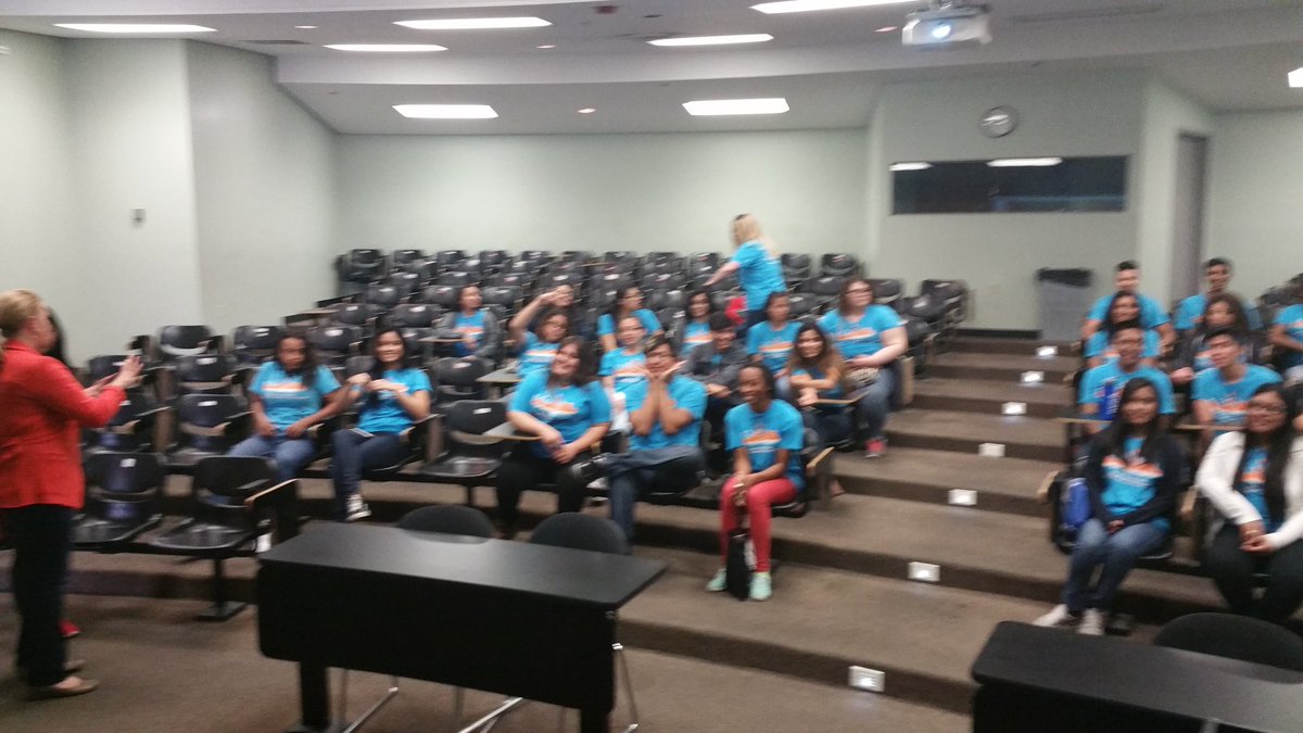 AlfonsoUNLV's tweet photo. Had a great time giving a @UNLVAdmissions presentation to @Valley_Vikings @Valley_AOHT2015 students! https://t.co/ZhD7yb3uYZ