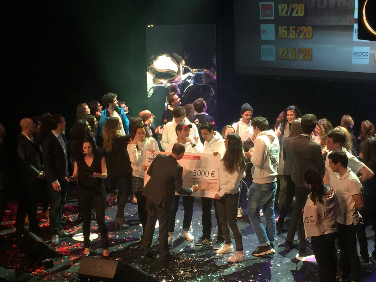 CSOEC's tweet photo. Félicitations à @waxitkedge de @waxitkedge désignée meilleure association de France #ibde2016 ! https://t.co/usj75Fri77