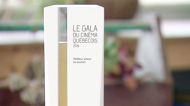 RadioCanadaInfo's tweet image. Voici le nouveau trophée du cinéma québécois bit.ly/22oYvht