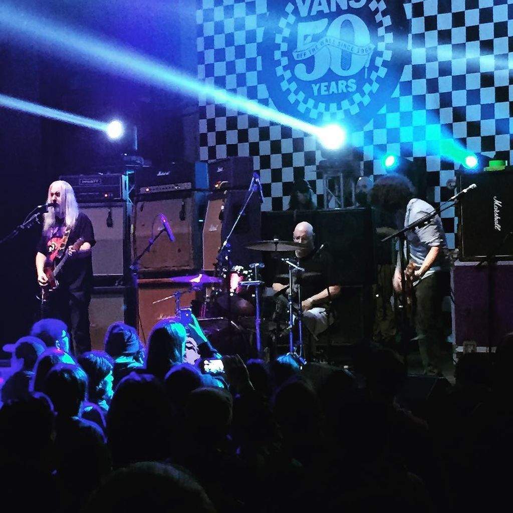 FreakSceneNet's tweet photo. via bluetilelounge https://t.co/X6NKejTxuB Thanks for a great night! @vanscanada #50yearsofvans #dinosaurjr https://t.co/8nceIbZX9p