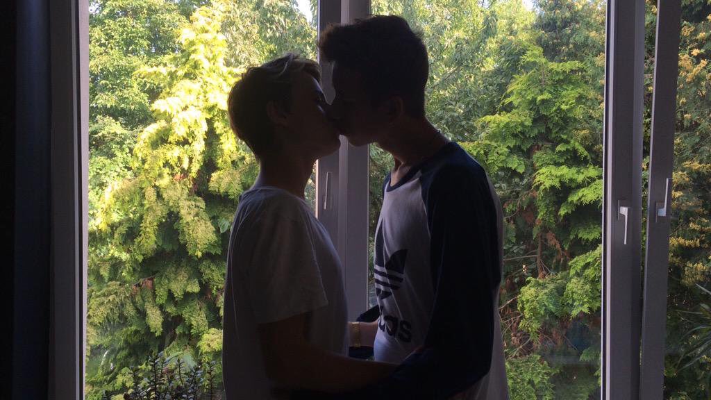 cuddle34's tweet photo. My happiness @luttlefakee https://t.co/S79bgQFPGt