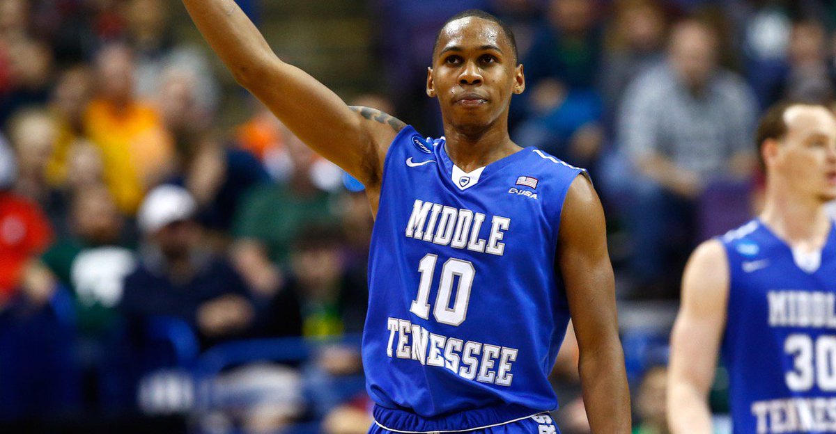 BleacherReport's tweet photo. UPSET COMPLETE: No. 15 Middle Tennessee knocks off No. 2 Michigan State 90-81! #MarchMadness https://t.co/bjgrGQs3lR