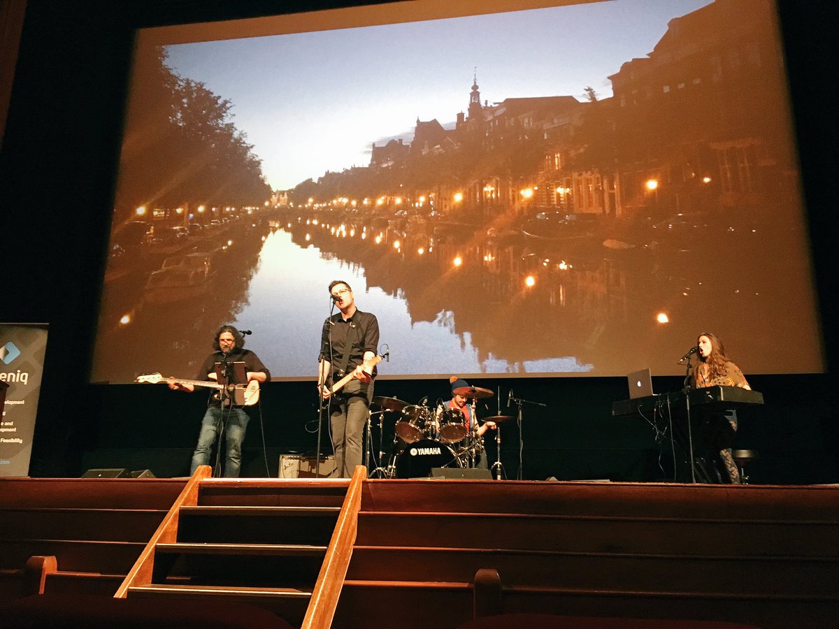 NatashaTheRobot's tweet photo. Always amazing and energizing to have @airplanemode play on stage at a conference! 👯 #mdevcon https://t.co/Al0YXUZDgV