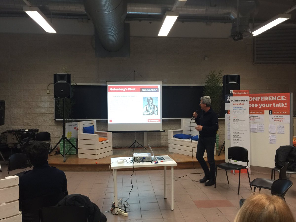 codeinvadersnet's tweet image. E se Gutemberg avesse fondato una startup? #mobiletea #unconference #codemotion