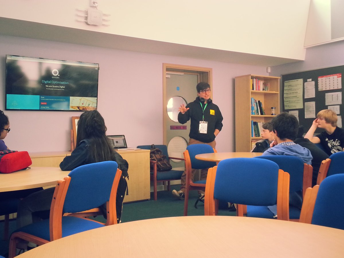 Quadra_Jsy's tweet photo. Great time at @HauteVallee_DLT today! Thanks to @Tom_M_Hughes, @leomeloxp, @Calex_JE and all involved in #DLD_JSY! https://t.co/iwKjc52Vy8