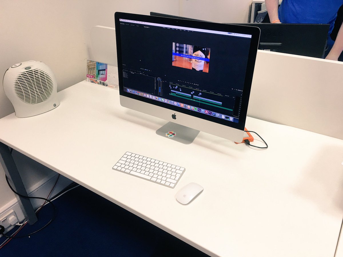 iBoxDavid's tweet photo. Just cleared my work area ready for the weekend! #work #clean https://t.co/LEaHPGHPZS