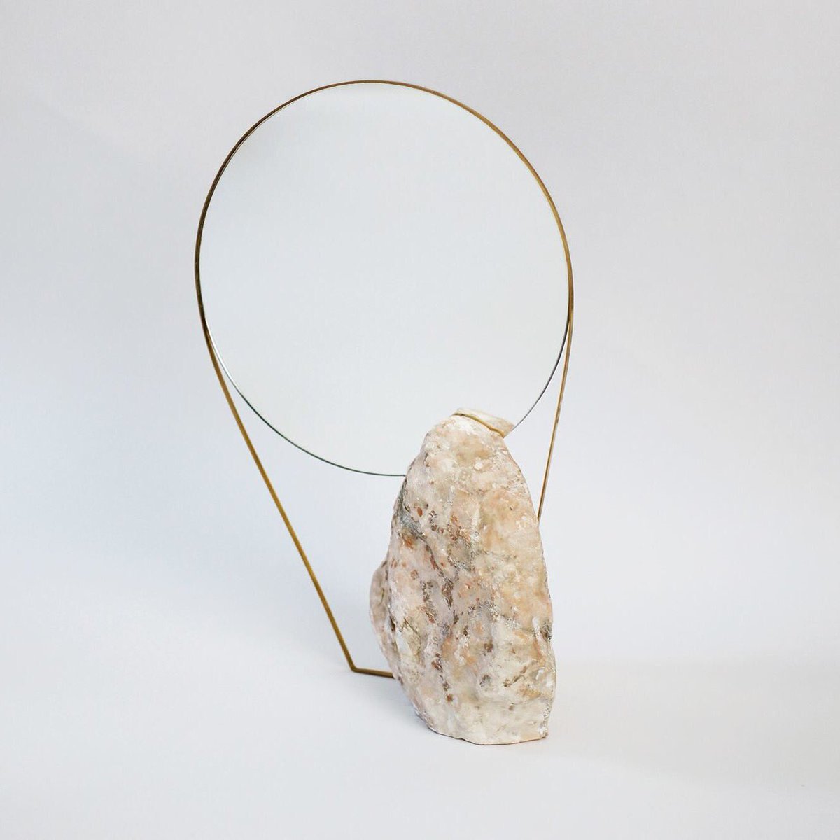 Reanne1981's tweet photo. #tensionmirror by #katharinaeisenkoeck @ #villanecchi @ #fuorisalone #backahead #austriandesign #advantageaustria https://t.co/SkrXLfAw2D