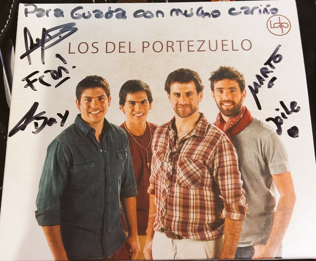 GuadaAcci's tweet photo. Regalos de @AQTeLoContamos gracias @Ldp_Oficial y obvio ya vamos a arreglarnos @ComadredeYutook por la picardia.. https://t.co/ddYNkZNPTO