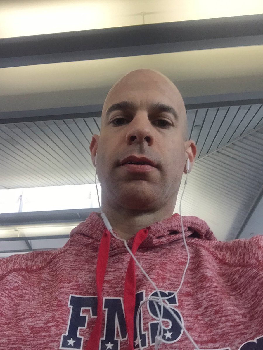 MrSaracini's tweet photo. Time to put the earbuds in and music high so I can ignore everyone around me. #AirportProblems https://t.co/NPkBBO0e41