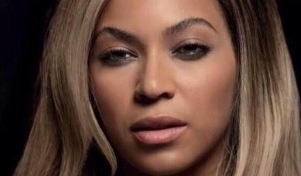 KushNMusicss's tweet photo. When the cashier holds up your money to make sure its real https://t.co/xwyxLqFP7f