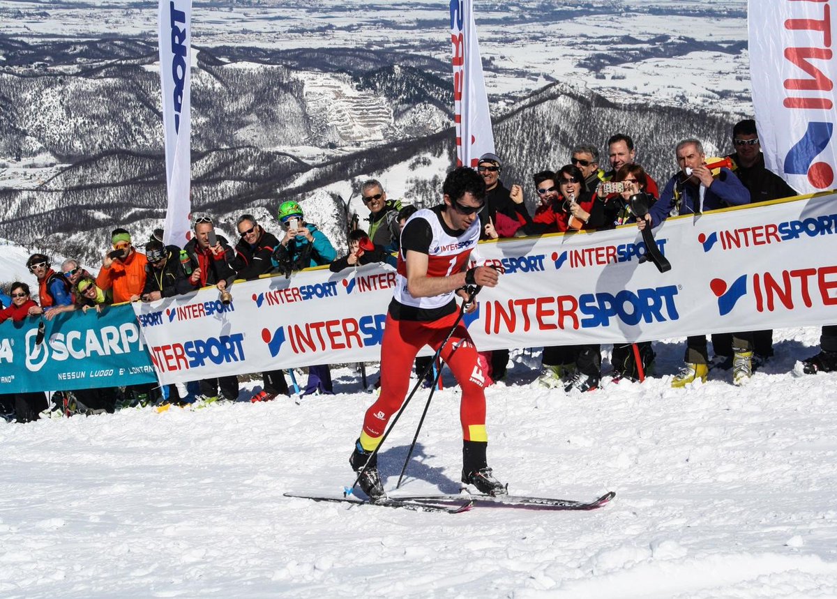 L'atleta català <a href="/kilianj/">kilian jornet</a> Campió de la Copa del Món d'Esquí de Muntanya Vertical bit.ly/1pyH9NR <a href="/ISMFSkimo/">ISMF Skimo</a>