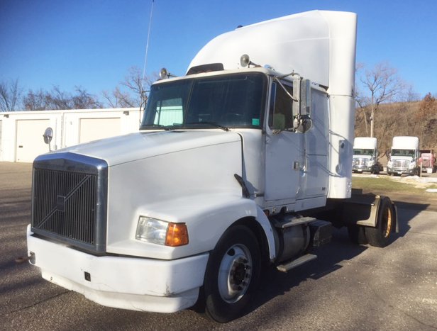 WTruckTrader's tweet photo. 1997 #LowMileage #Volvo WIA42T #singleaxle #smallSleeper #CUMMINS 
https://t.co/rSbQ1t7ltv https://t.co/5yVaUTssmz
