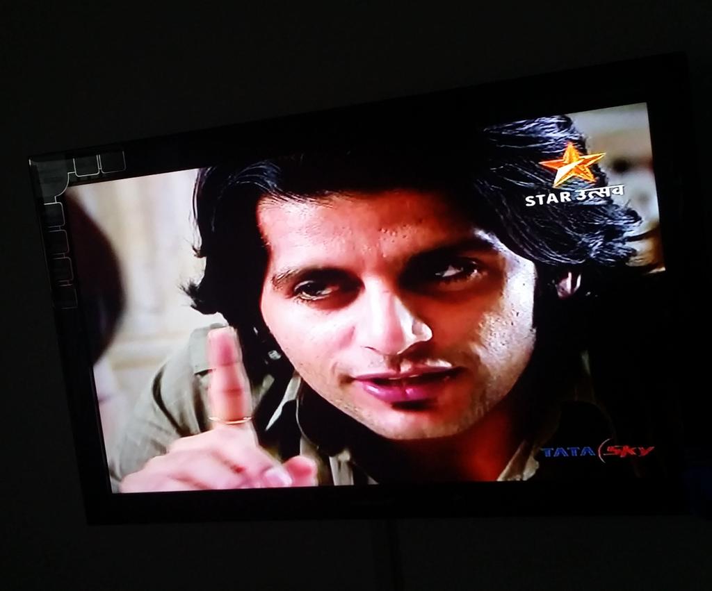 WorldOfKVB's tweet photo. #Bratpacks, We know U miss seeing @RealKVB on screen.
Watch him as Viraj in #DSDDSB on #StarUtsav daily at 5 PM😀 https://t.co/kjXuOLn6Iw