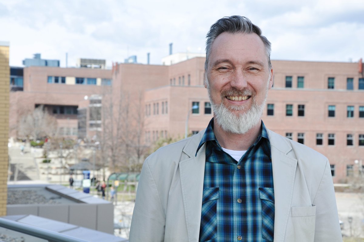 Key to success in the 21st century? #UBC prof says students must learn how to think. ow.ly/ZFIvi #BAW