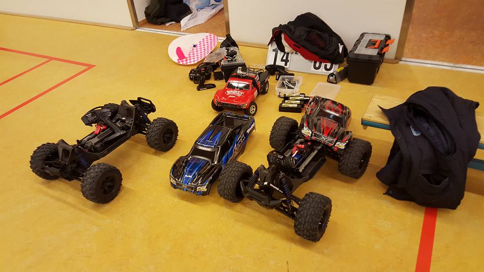 SporthalHetPunt's tweet photo. Wil je ook vliegen of racen in Het Punt? Dat kan! Neem contact op met P. Vrielink voor de mogelijkheden. 06-86877112 https://t.co/nMjbLcWI9j
