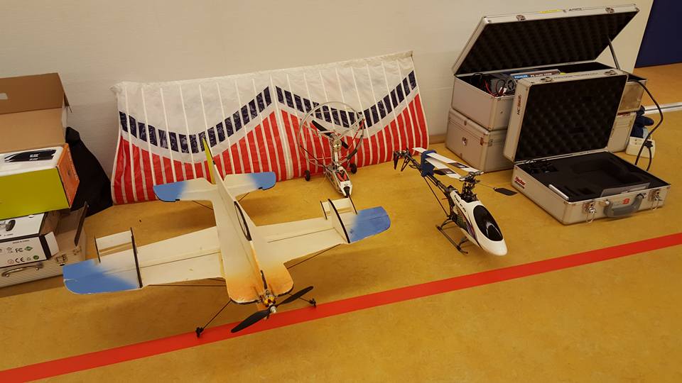 SporthalHetPunt's tweet photo. Wil je ook vliegen of racen in Het Punt? Dat kan! Neem contact op met P. Vrielink voor de mogelijkheden. 06-86877112 https://t.co/nMjbLcWI9j