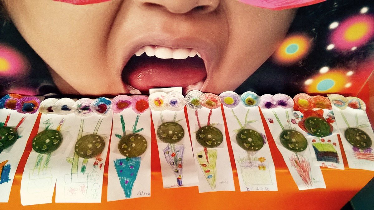 KidsandUsConcep's tweet photo. Habéis visto qué flores tan bonitas han crecido en #kidsandusconcepcion? #funweeks #easterfunweeks #goingnuts https://t.co/LttrPBQhdP