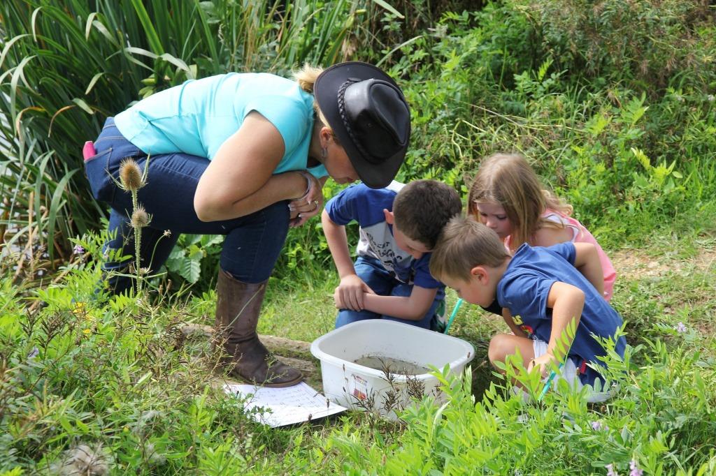 Apply by April 5 for summer activities grants to support fun activities for young people   ow.ly/ZFQ71