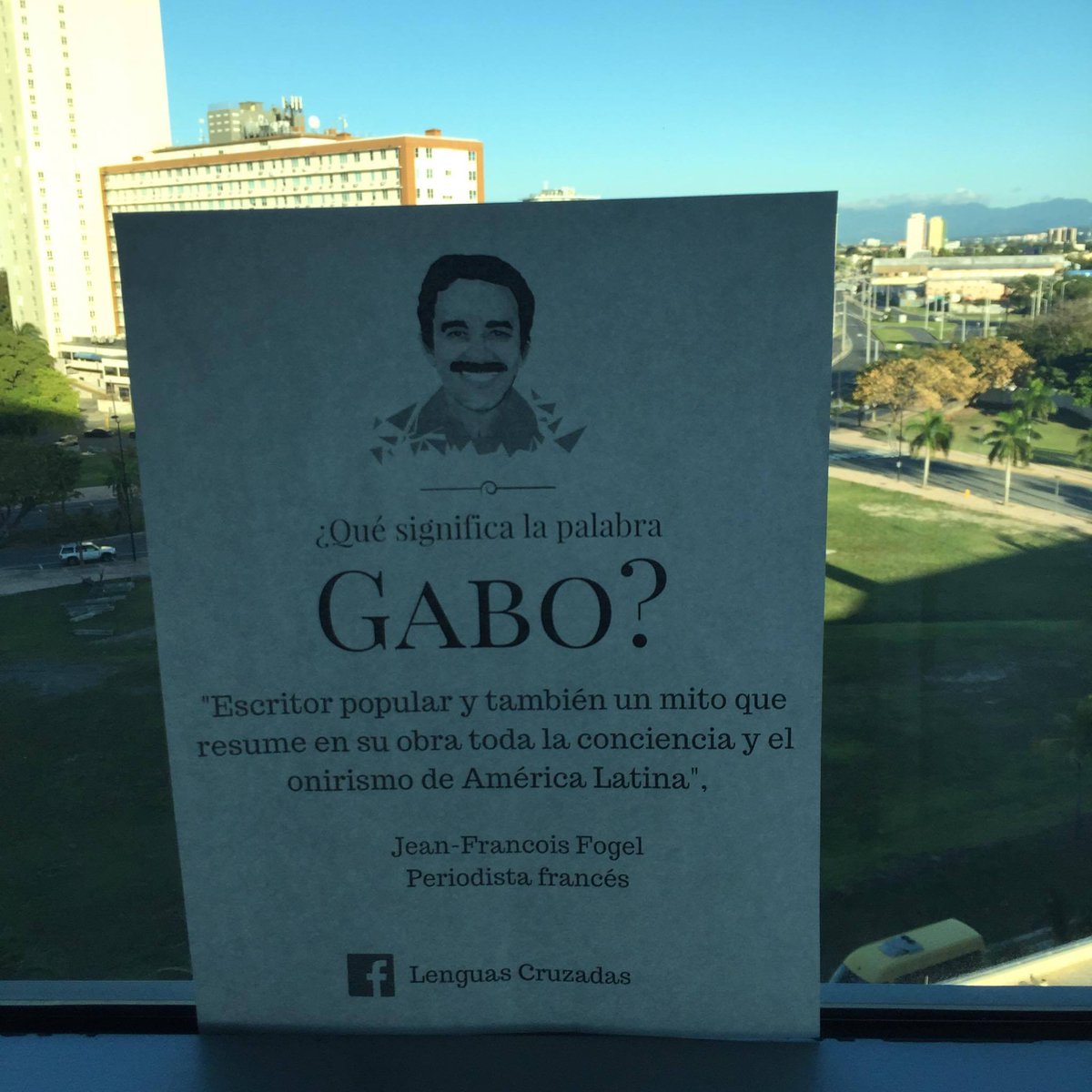 LenguasCruzadas's tweet photo. Los significados de Gabo también se tomaron, en papel, al #CILE16 https://t.co/zNGD6TROGj