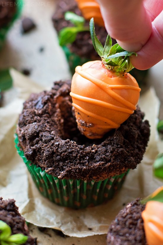LMadeSimple's tweet photo. Hop on over and grab the recipe for these cute Carrot Patch Cupcakes: https://t.co/XaoTJ5iq0x  @Pillsbury #sponsored https://t.co/pF50fJUpPD