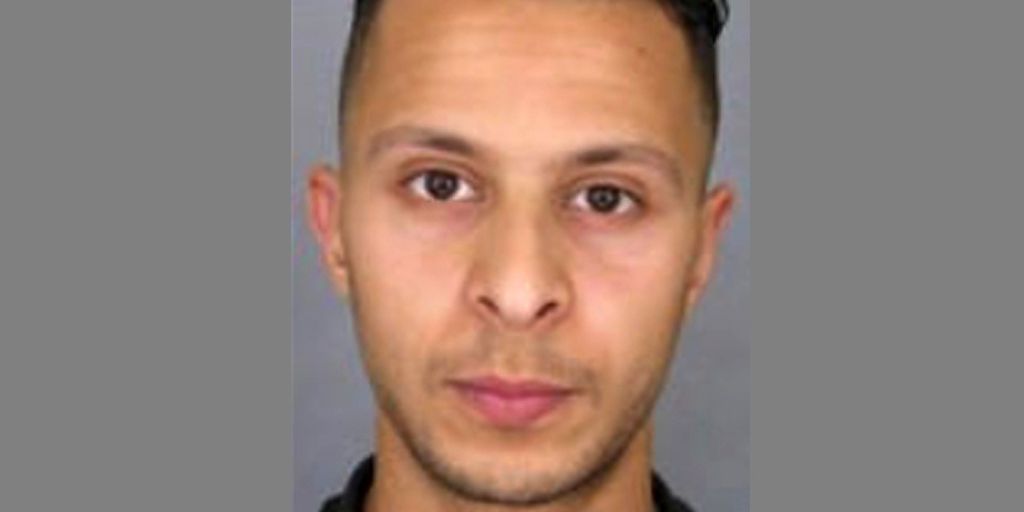 Europe1's tweet photo. Arrestation de Salah Abdeslam : Édition spéciale à suivre sur #Europe1 et Europe1.fr >https://t.co/rH0MFtTVus https://t.co/53FOGRl8qZ