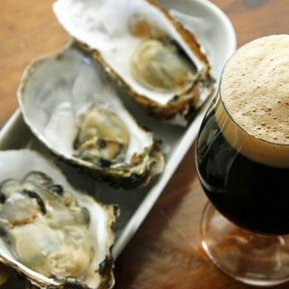 G2B_restaurant's tweet photo. $1 #Oysters, $4 G2B Draft Beers and @MintJulepJazzQuintet starts at 7pm!
#FridayDanceParty #durhamjazz #drinklocal https://t.co/Fi5CjfheSg