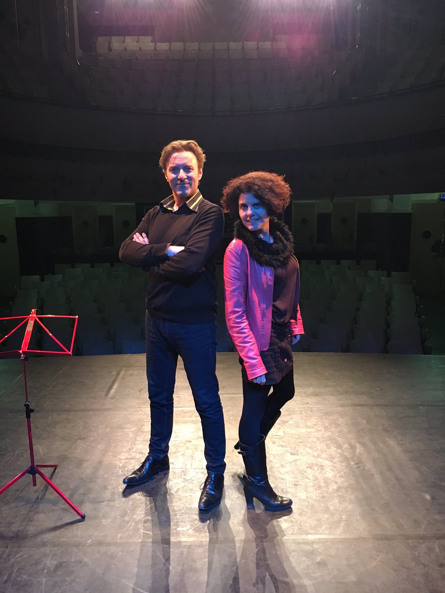 Festivalvichy's tweet photo. Vichyssoises, vichyssois. Marie et Alain vous attendent au CCVL a 20h! #theatre #kaamelot https://t.co/evmOS943ya