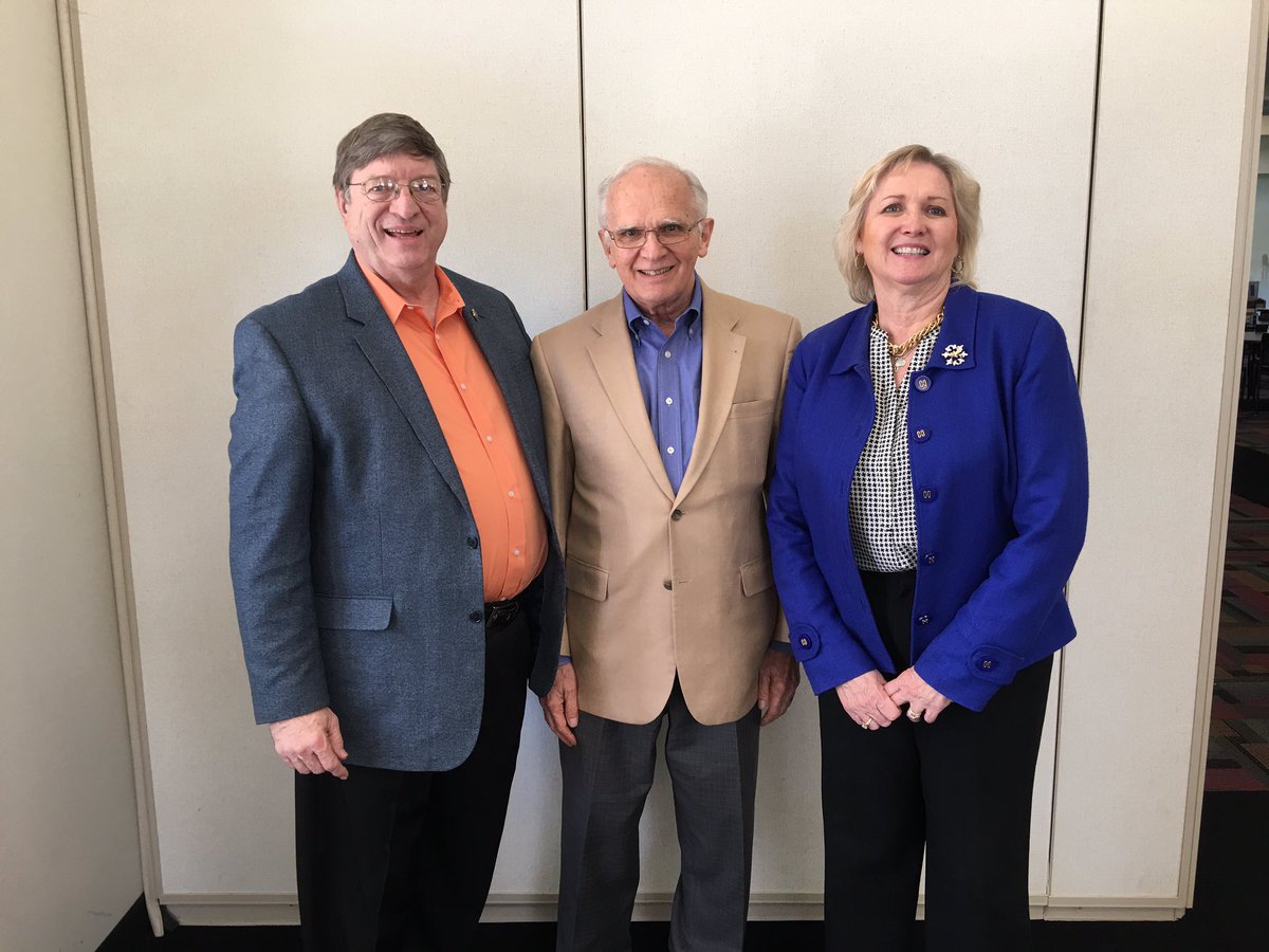 RepHarryBrooks's tweet image. Higher Education Day with Dr. Gary Weedman at @JohnsonUniv! A great day on a beautiful campus! #TownHall