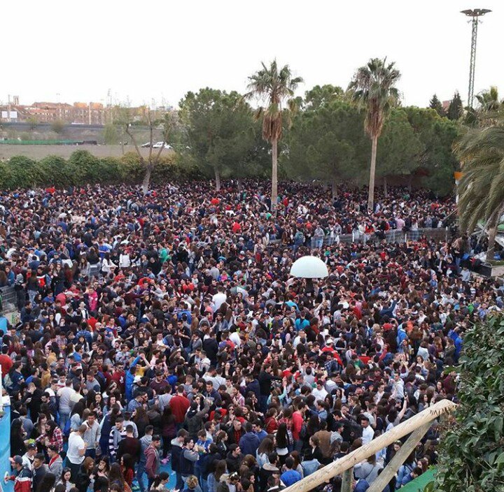 anaistoledo2_'s tweet photo. Y luego critican ciu... JAJAJAJAJA telita lo de ayer😏🍻 https://t.co/Bta60sXvg8