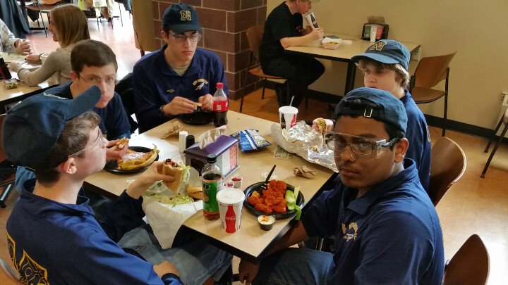 NeedhamRobotics's tweet image. Lunch. ..