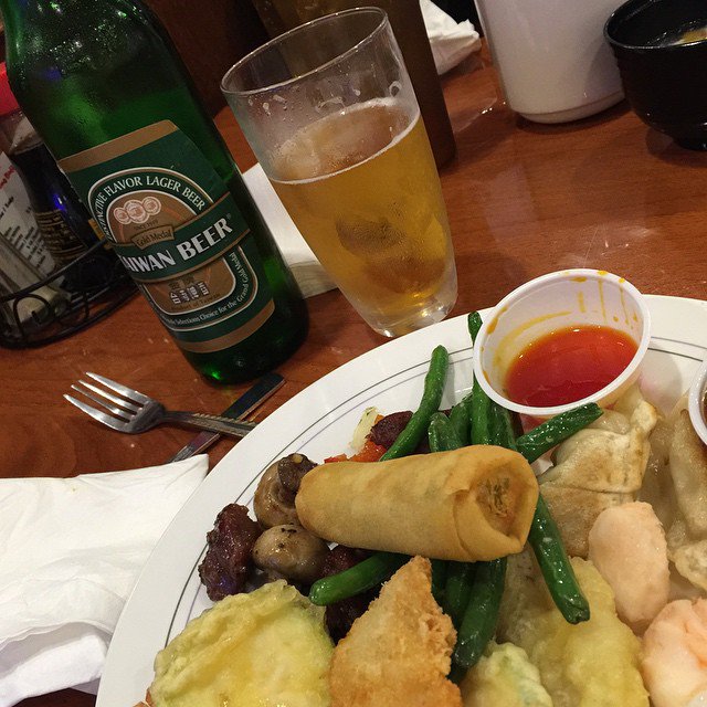 HongBuffet's tweet image. 星期五晚餐啤酒買一送一
星期日有龍蝦大餐
現做手工壽司隨你吃到飽
香港點心師傅現做手工點心
全美獨家綠茶蛋撻