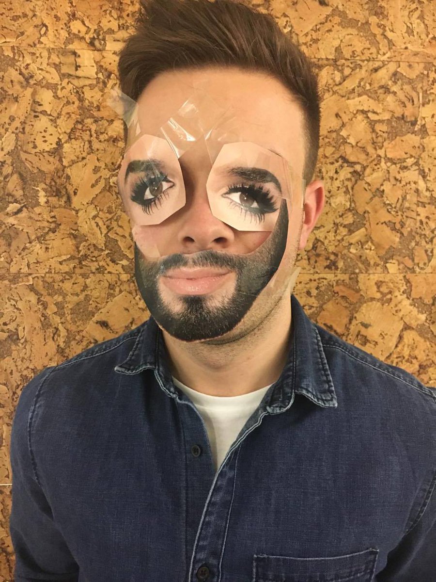 loooooren's tweet photo. hey @BraddNicholls you're looking so good #selloface https://t.co/3vnkcH6zNv https://t.co/kfoWmqEwiz