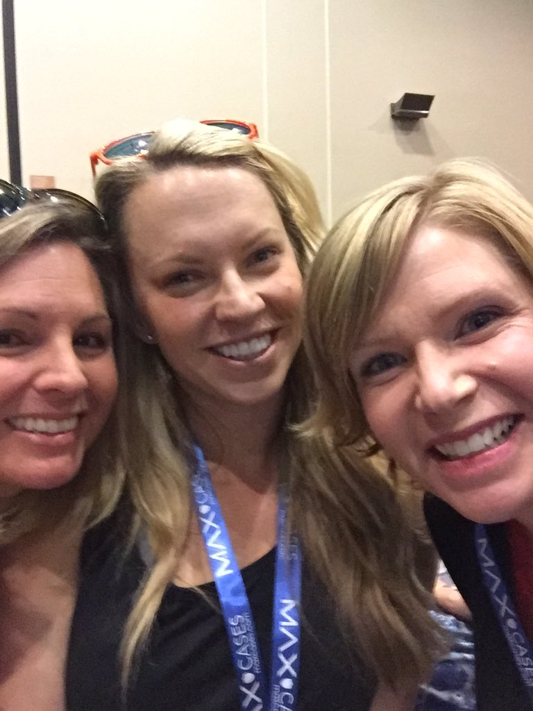 NeridaHodge's tweet photo. Ready with our seat on the floor- looks like good one #cue16 #pvshare https://t.co/gbqxBwcLPB