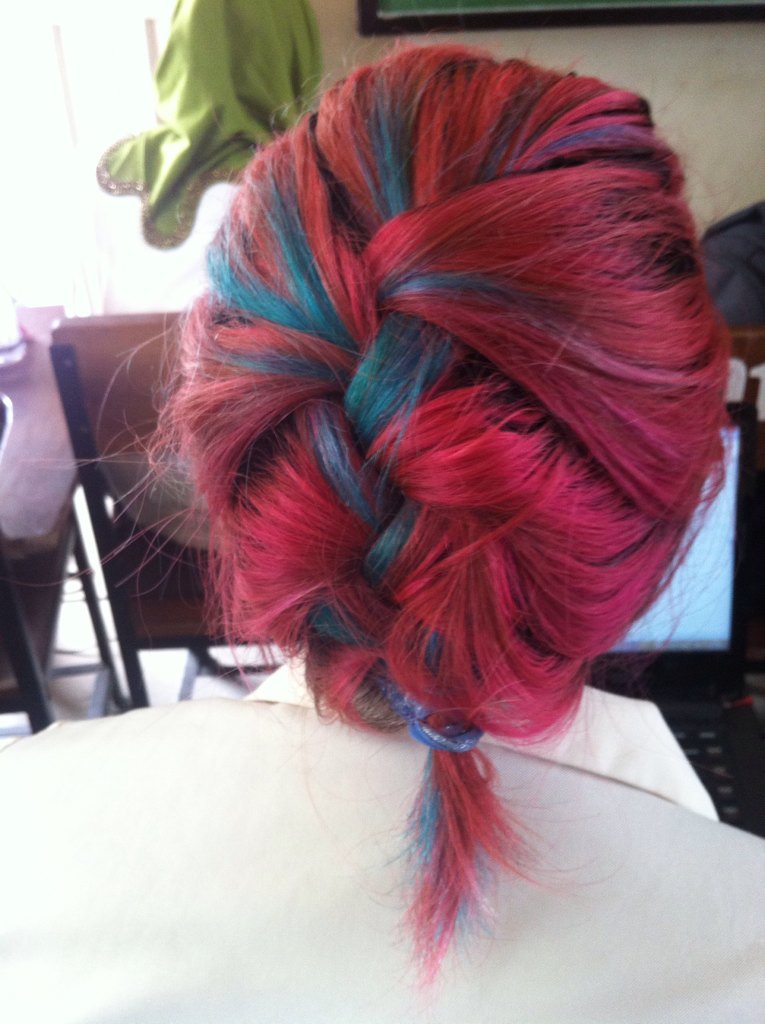 suboatmilk's tweet photo. Cotton Candy-ing it up. 😝😂😂😂🍧🍬🍩🍭 #BreadBraid https://t.co/KKQe5HB5wq
